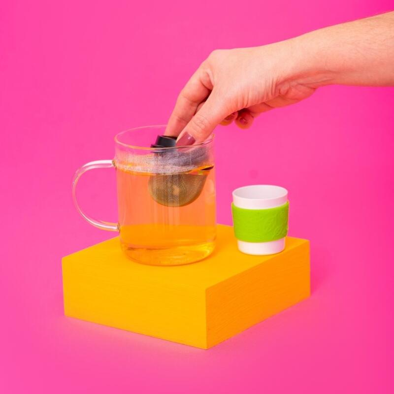 Filtro para infusiones té acero inox con tapa y soporte – Maxia Market