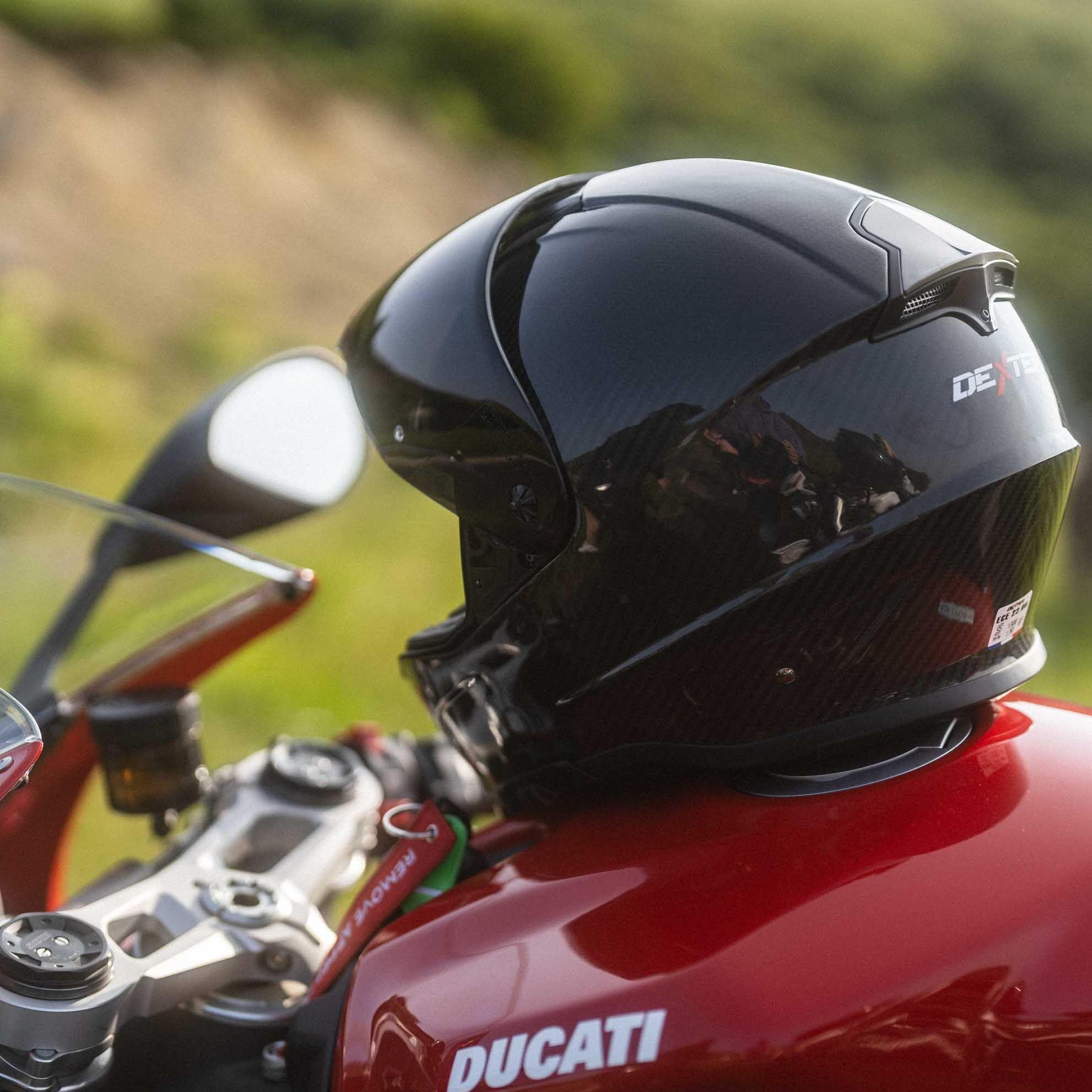 MOTOBLOUZ Casque Intégral CONTINENTAL CARBON Black Glossy | ECE 22.06 3/7