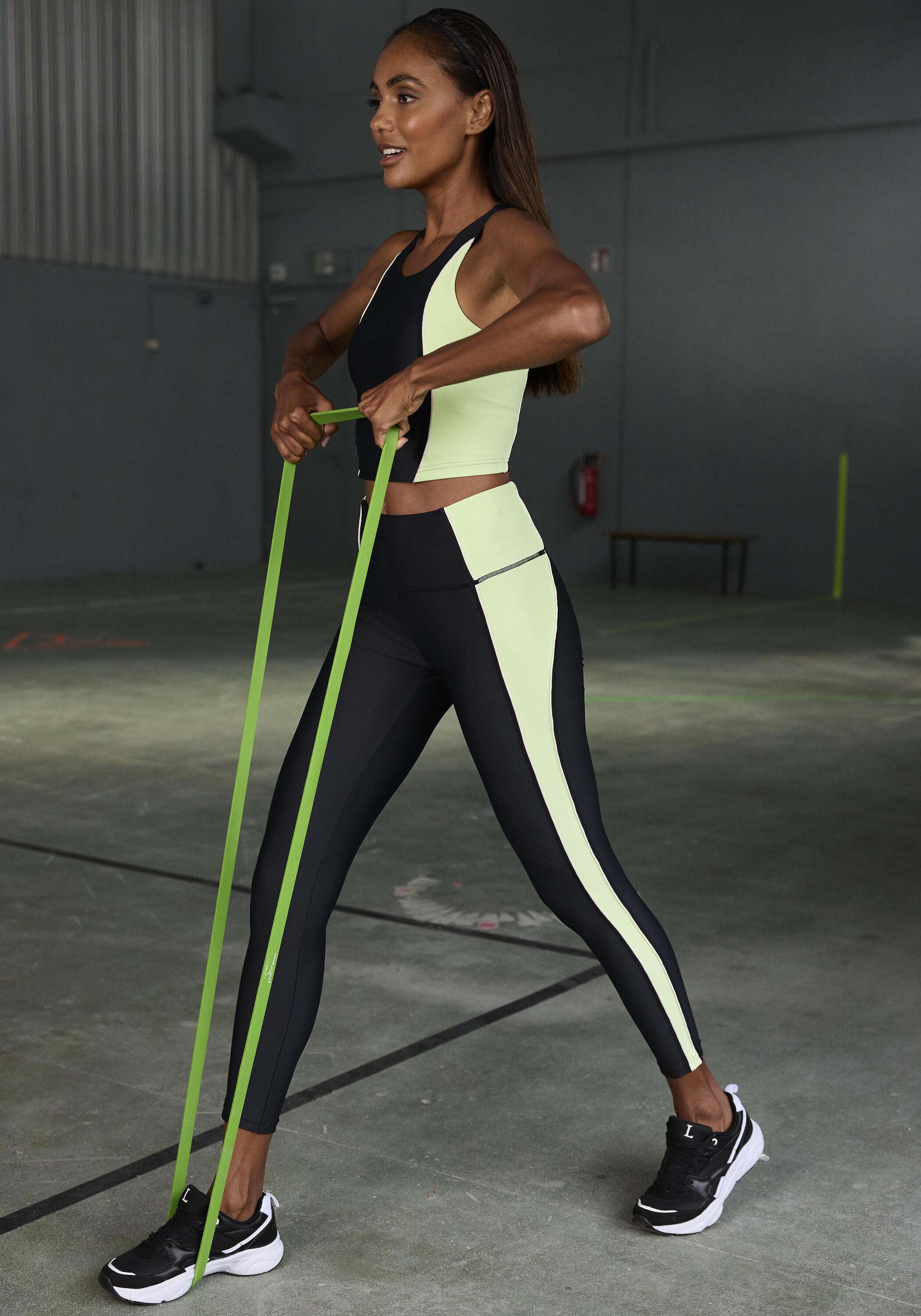 LASCANA ACTIVE picture