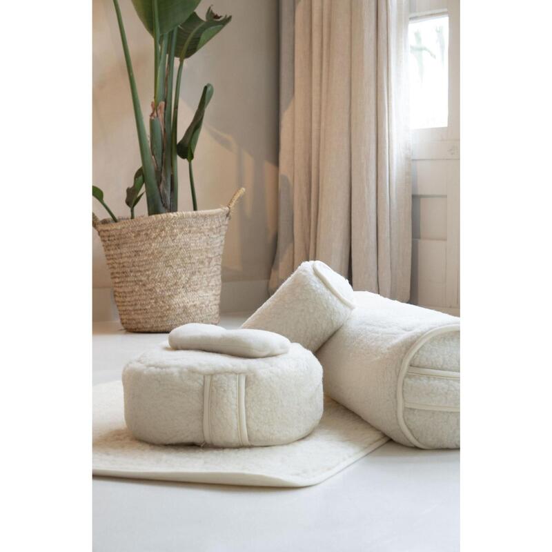 Lotus Travel bolster merino wol