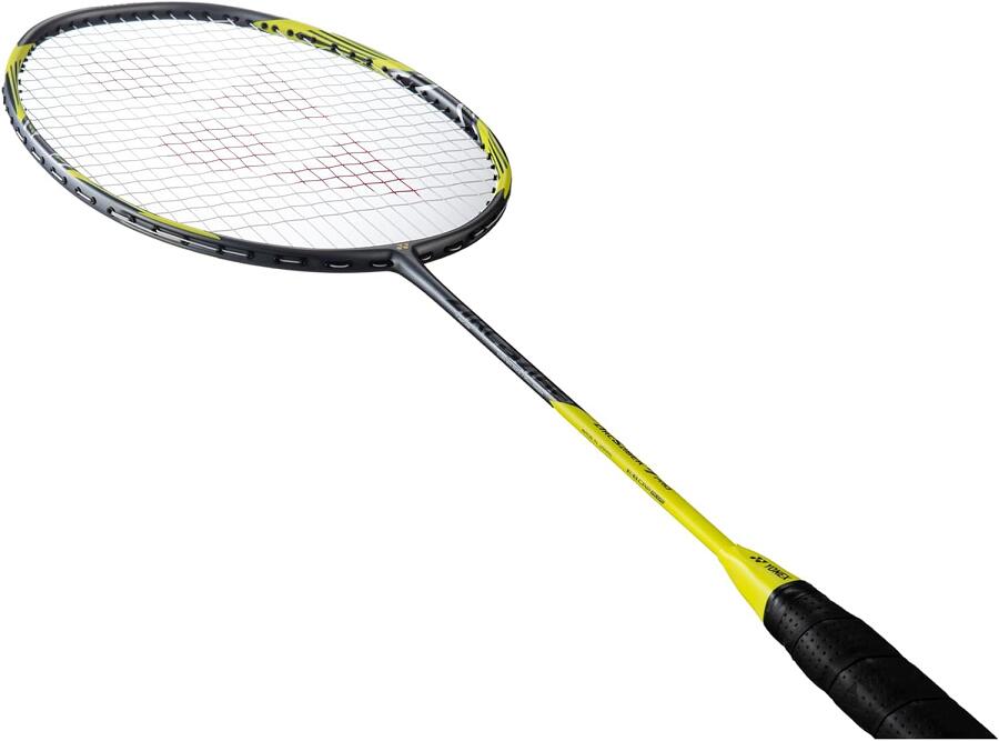 Yonex Arcsaber 7 Badminton Racket & Shuttles 3/3