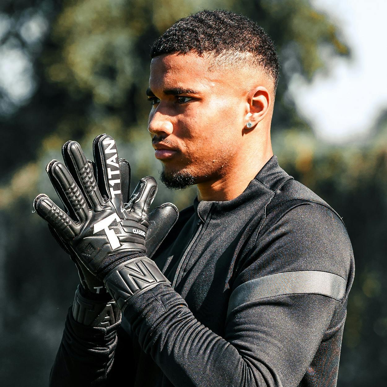 Guanti da Portiere per Adulti Classic 1.0 Black-Out con Protezioni per le Dita 5/5