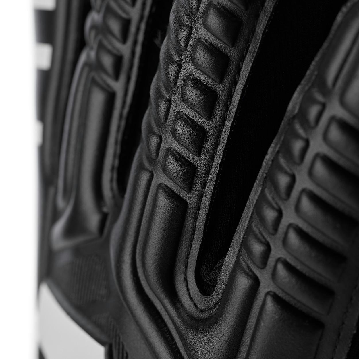 Guantes de portero de fútbol adulto Classic 1.0 Black-Out 3/5