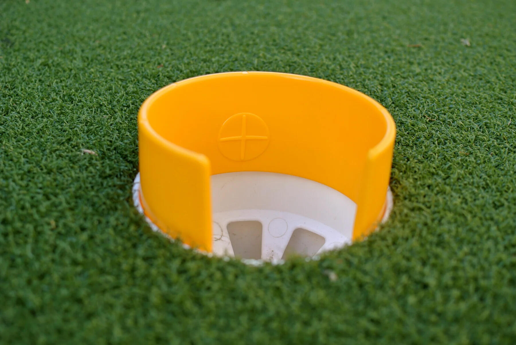 Eyeline Golf Bullseye Cup Training Aid 4/4