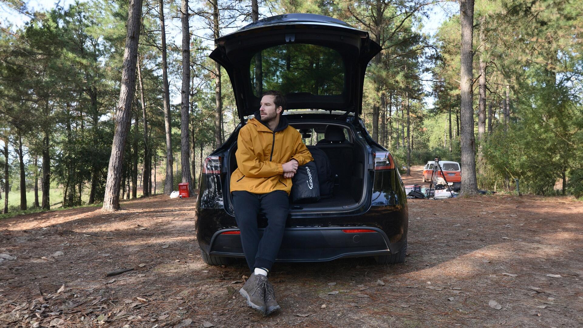 Materac dwuosobowy samopompujący do samochodu Tesla model Y AEROGOGO GC2-01 6/7