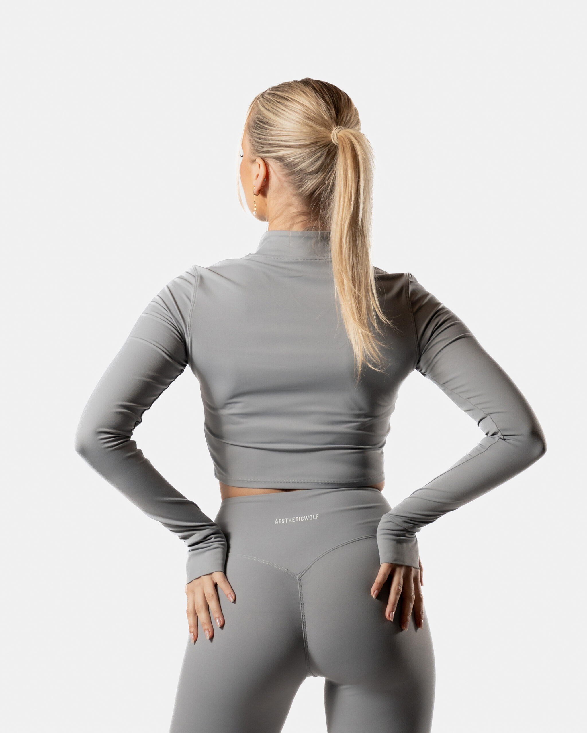 Veste crop femme manches longues pour fitness et pilates noire 2/6