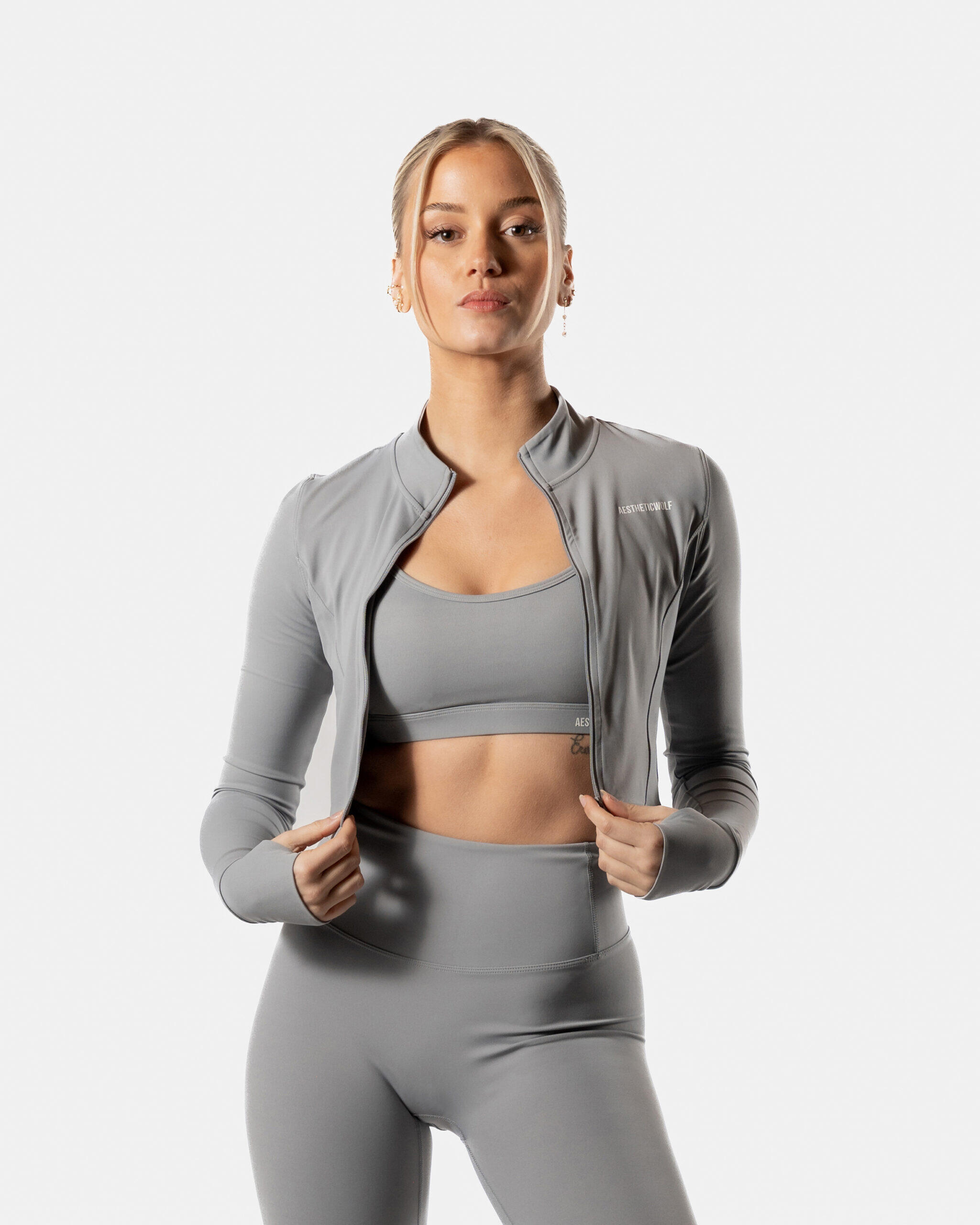 Giacca cropped donna a maniche lunghe per fitness e pilates nera 3/6