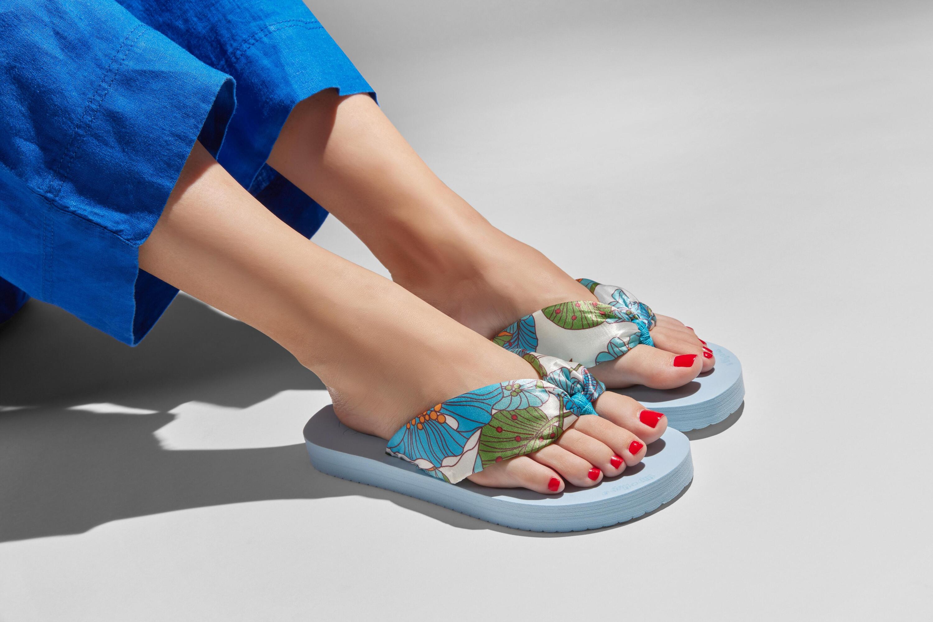 Femme flip*tube flower Tongs Bleu clair Multicolore 4/4