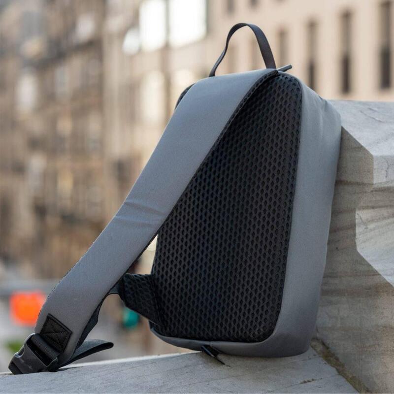 Taška přes rameno Classic 11L Cross Body