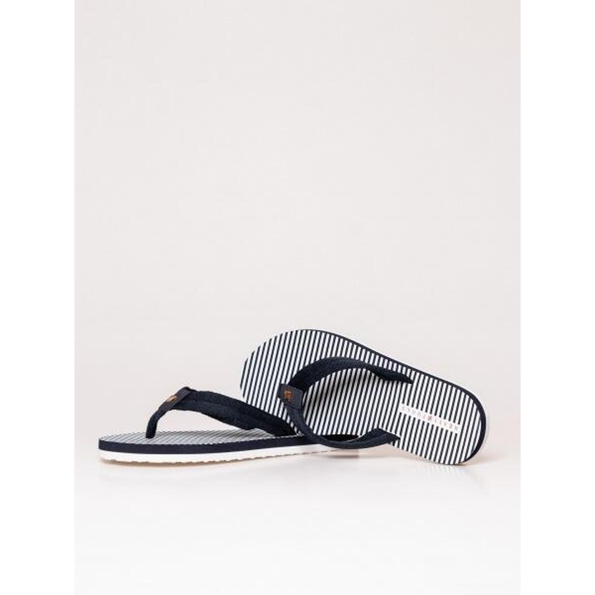 d553edb7-4480-4210-b98b-d7b62445221d_c195