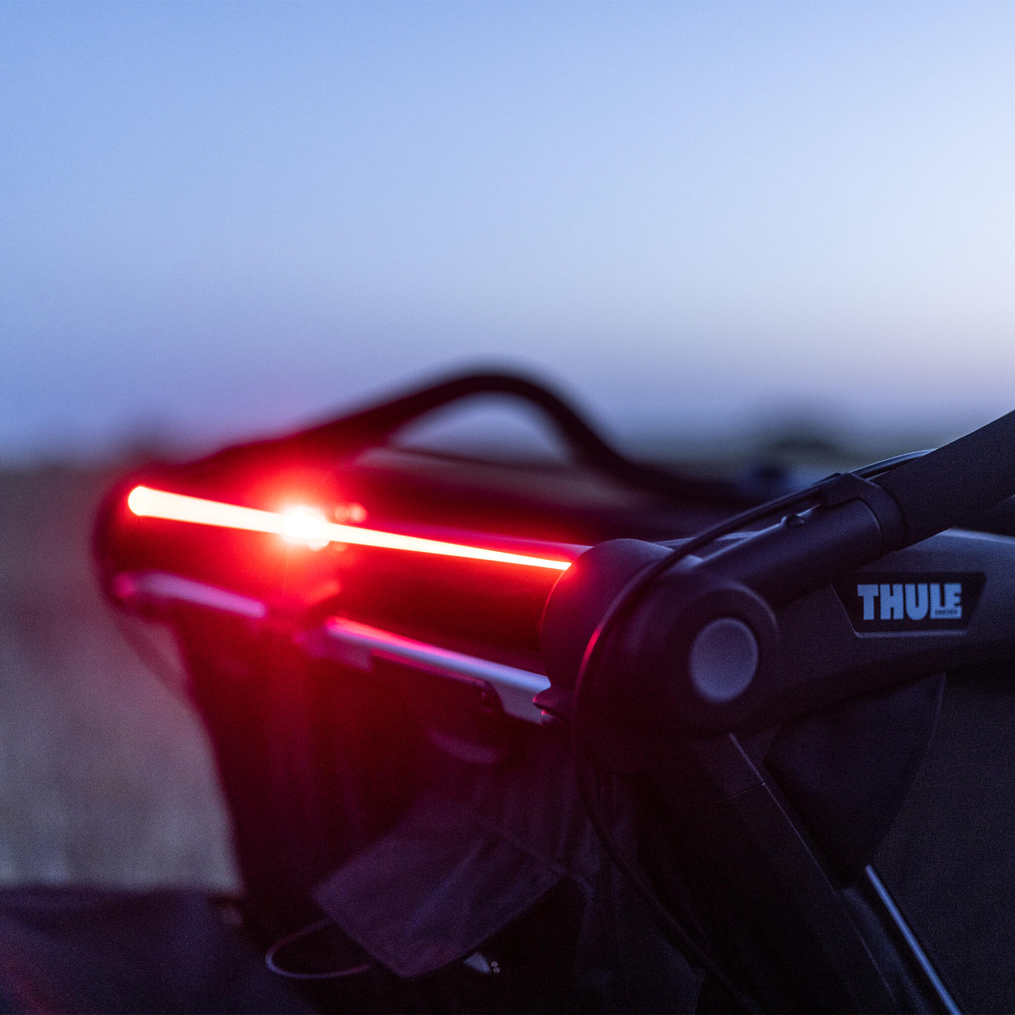 Fietstraileraccessoire Thule power bank 10k 3/3
