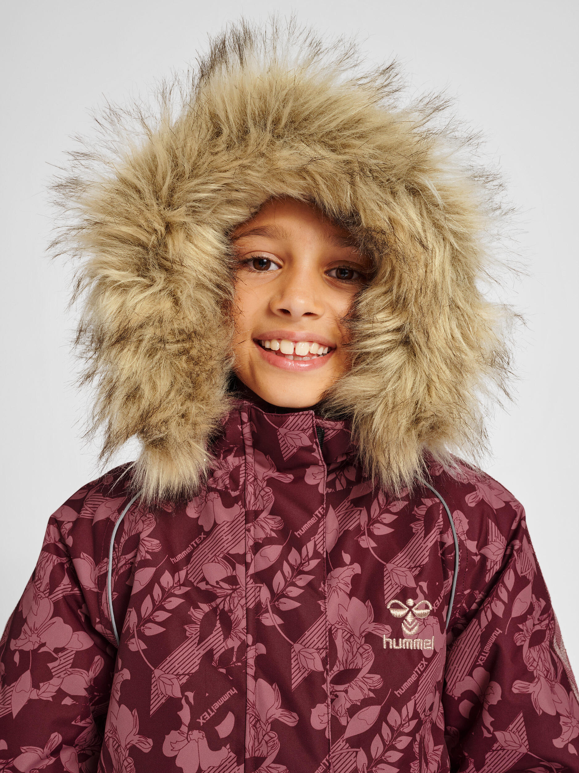 Enfiler Combinaison De Neige Hmlicy Mode Vie Fille 4/7