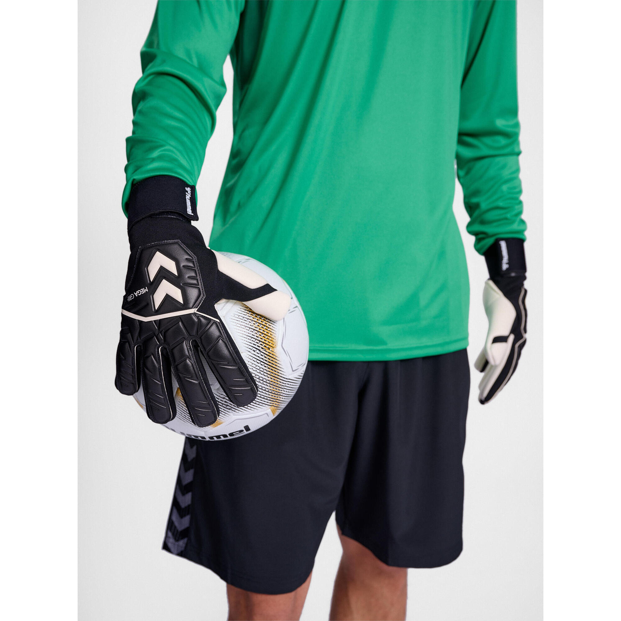 guanti da portiere mega grip Hummel