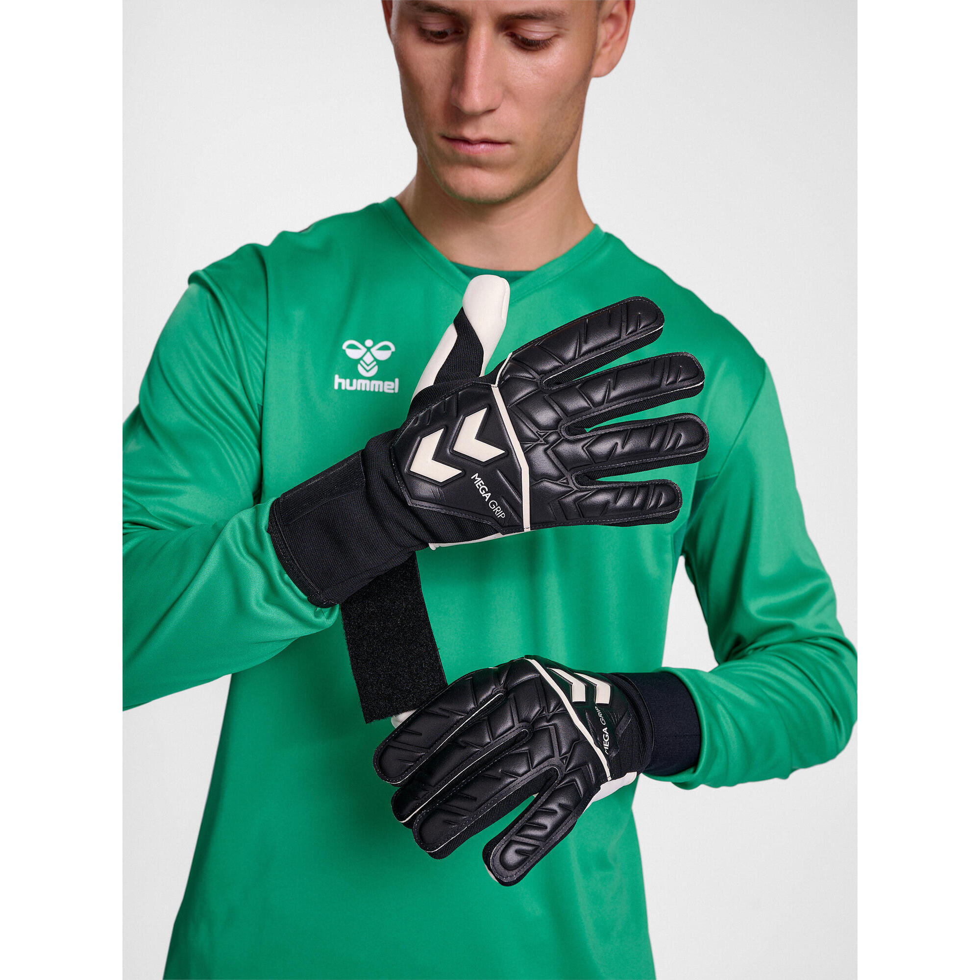 guanti da portiere mega grip Hummel