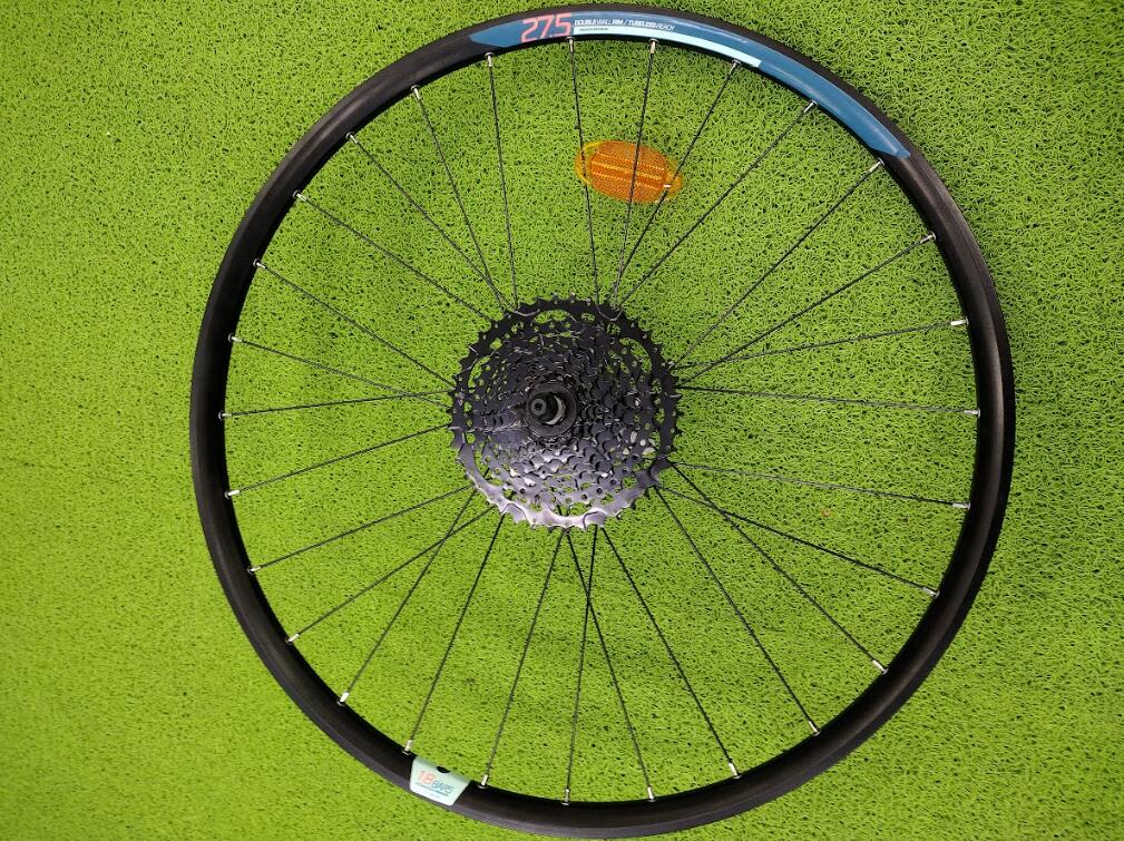 ROCKRIDER Segunda Vida - RODA TRASEIRA COM CASSETE BTT 27,5X23C PAREDE DUPLA - Muito bom