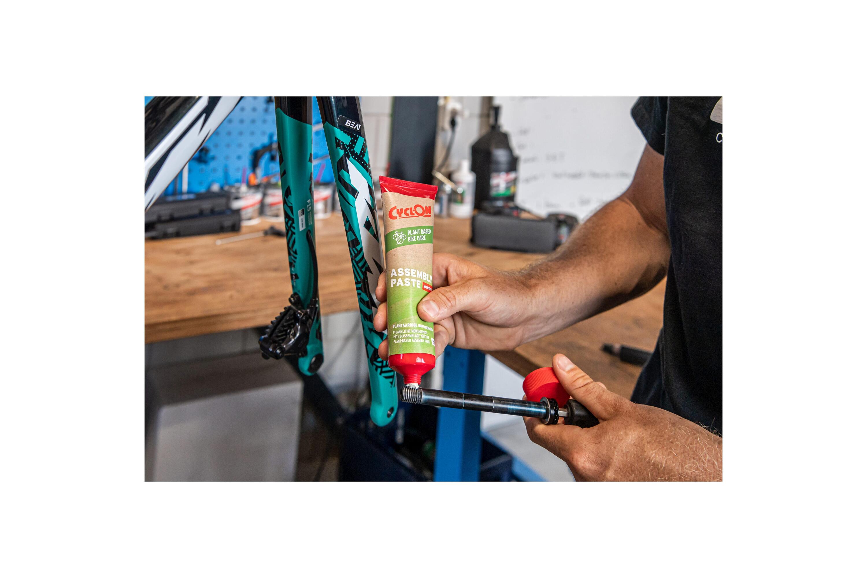 Fietsonderhoudsmiddel plant based tube 150ml - Montagepasta 3/4