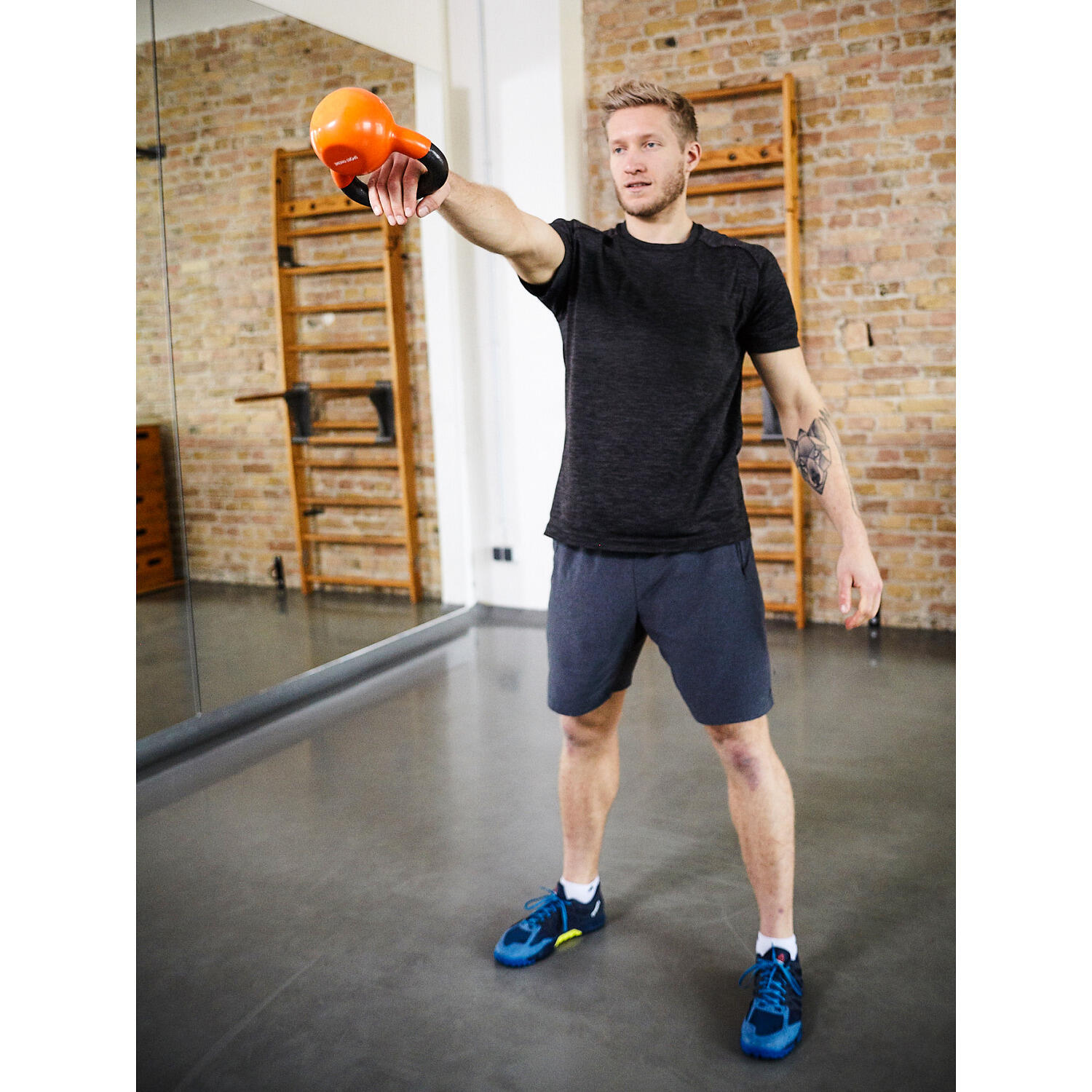 Kettlebell Vinyl 6 kg, Orange Gewichtheben Unisex Orange 2/3