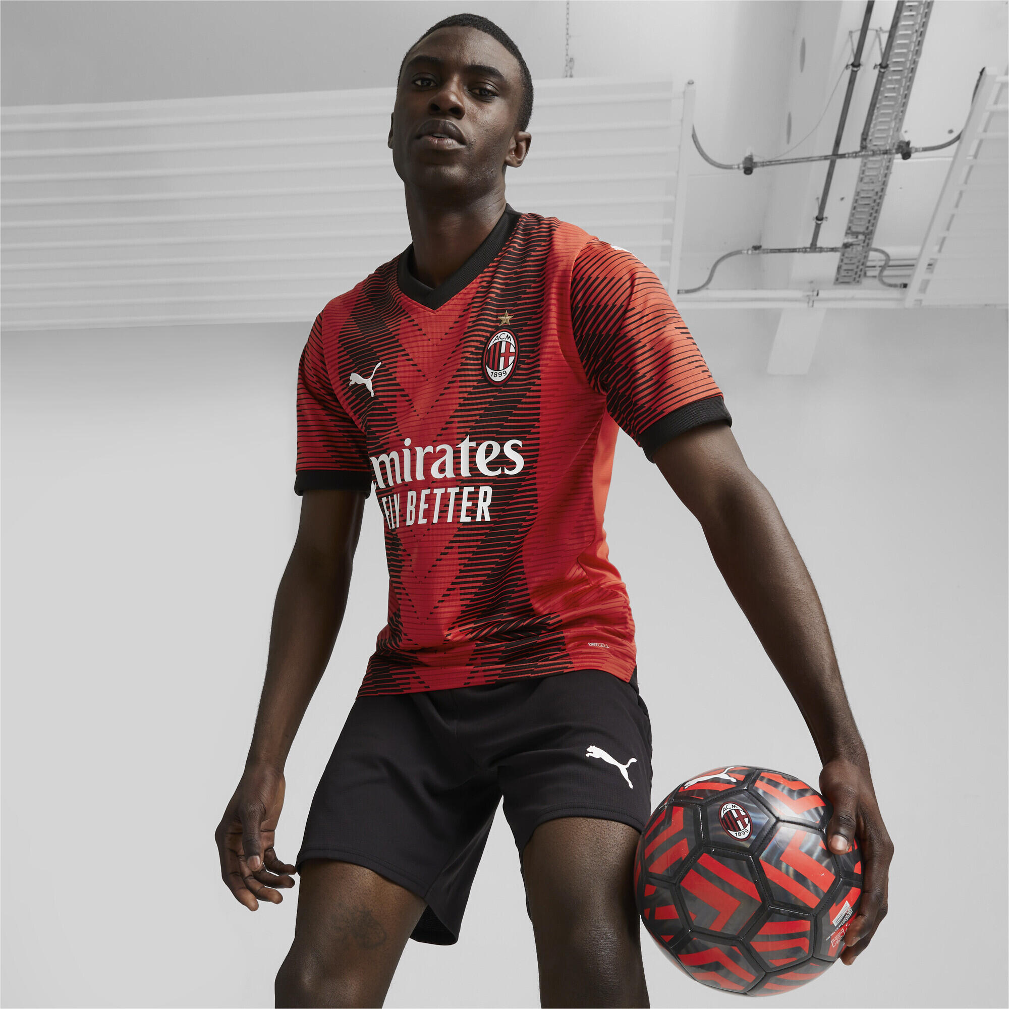 Maillot Home 23/24 A.C. Milan PUMA 6/7