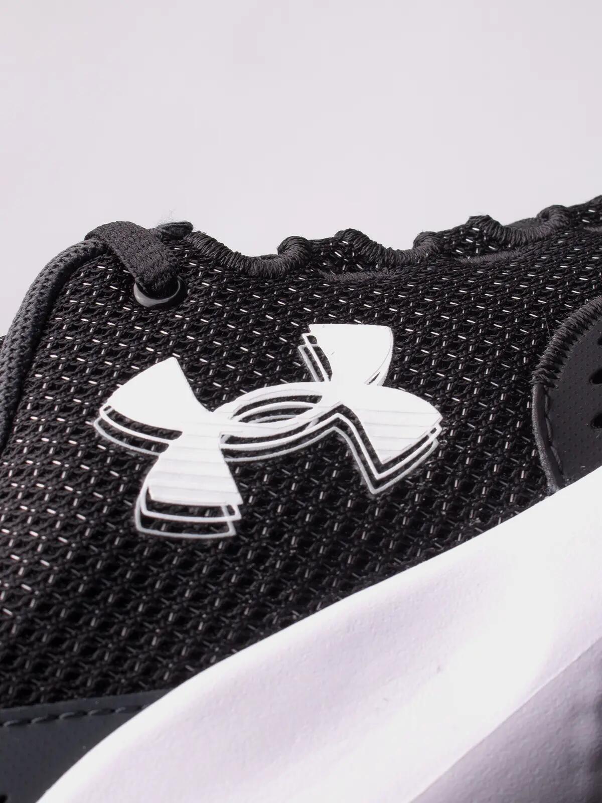 Tênis de corrida Under armour modelo 3027007-001 para mulheres 6/7