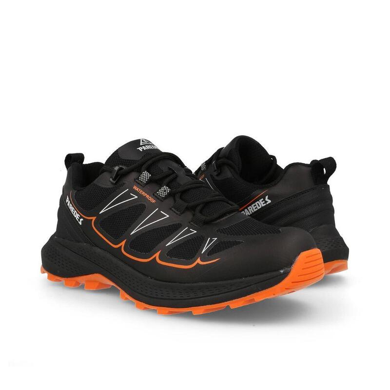 ZAPATILLAS TREKKING PAREDES SACAÑET. Black. LT24187NE