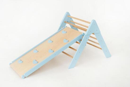 Structure d’escalade en bois d’intérieur avectoboggan double face