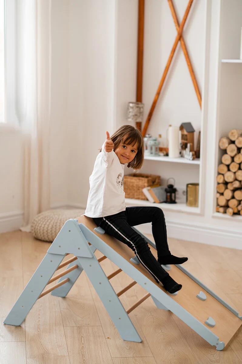 Structure d’escalade en bois d’intérieur avectoboggan double face 2/7