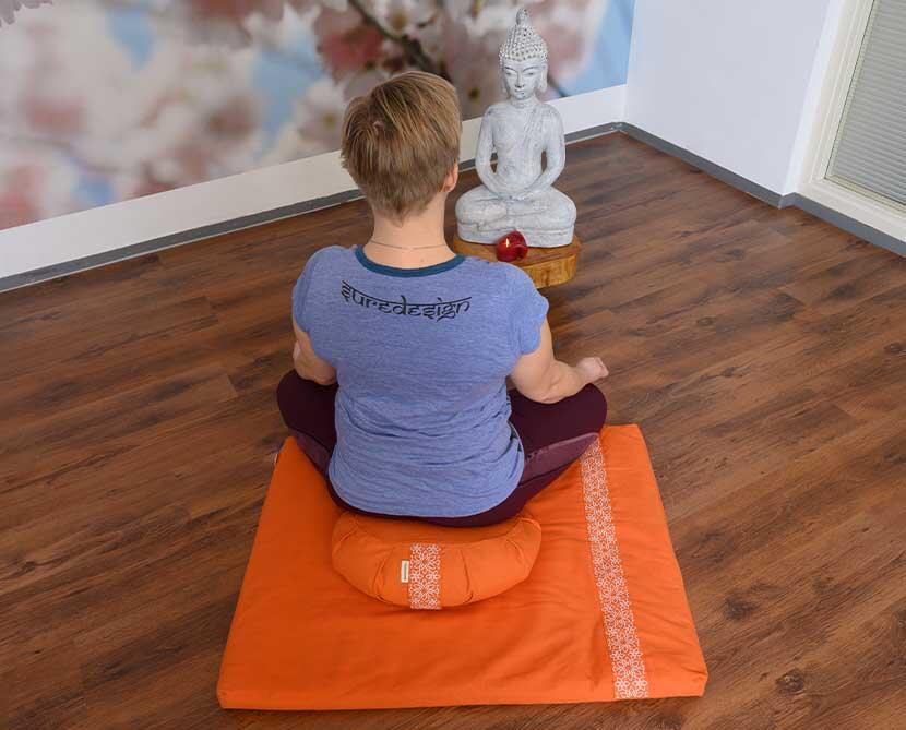 Conjunto de Meditação Samarali com Almofada Crescente Laranja 2/7