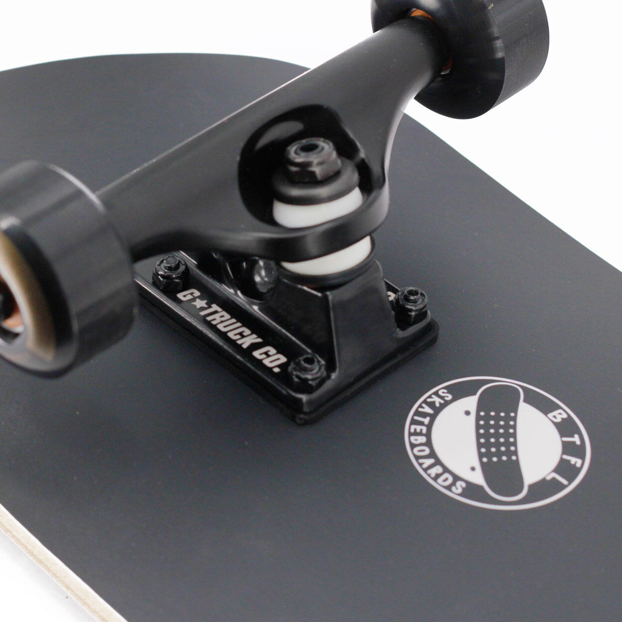 Schwarzes Skateboard für Anfänger und Fortgeschrittene 8.125 x 31.75 2/4