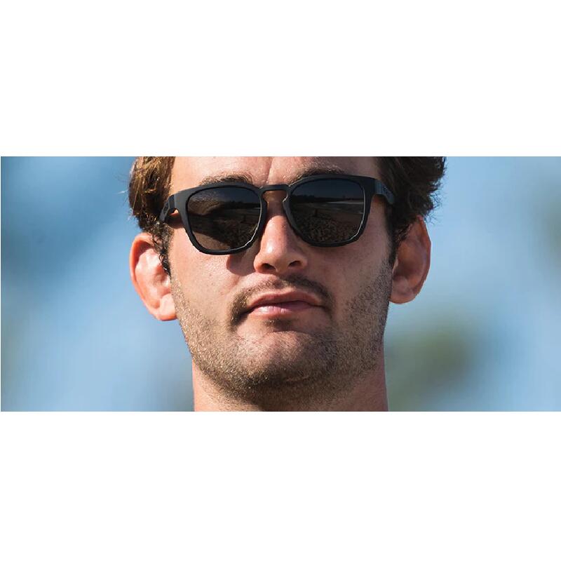 Tifosi Smirk-Blackout Smoke Polarized