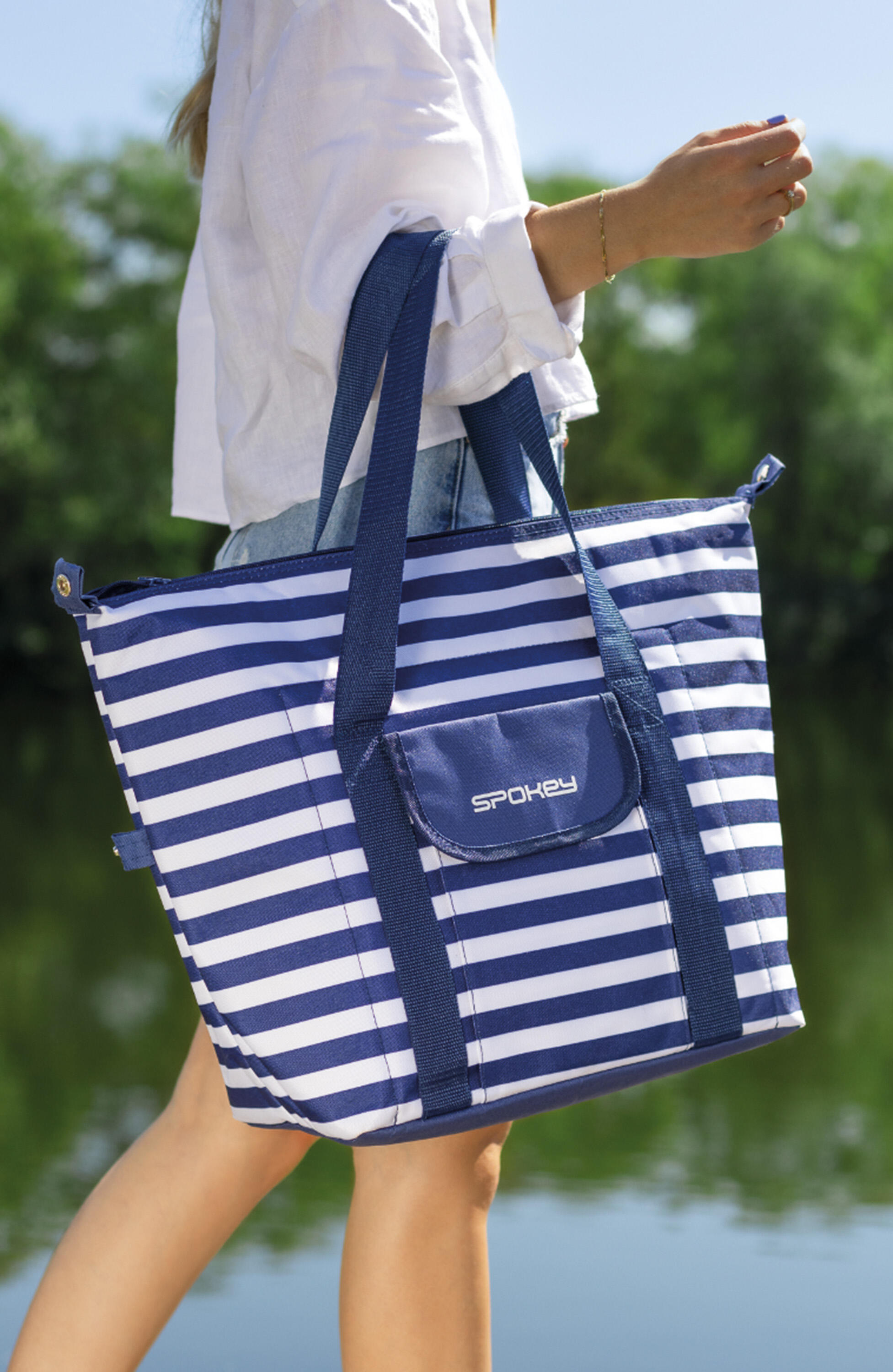 Koeltas 28 L SAN REMO blauw/wit 5/7