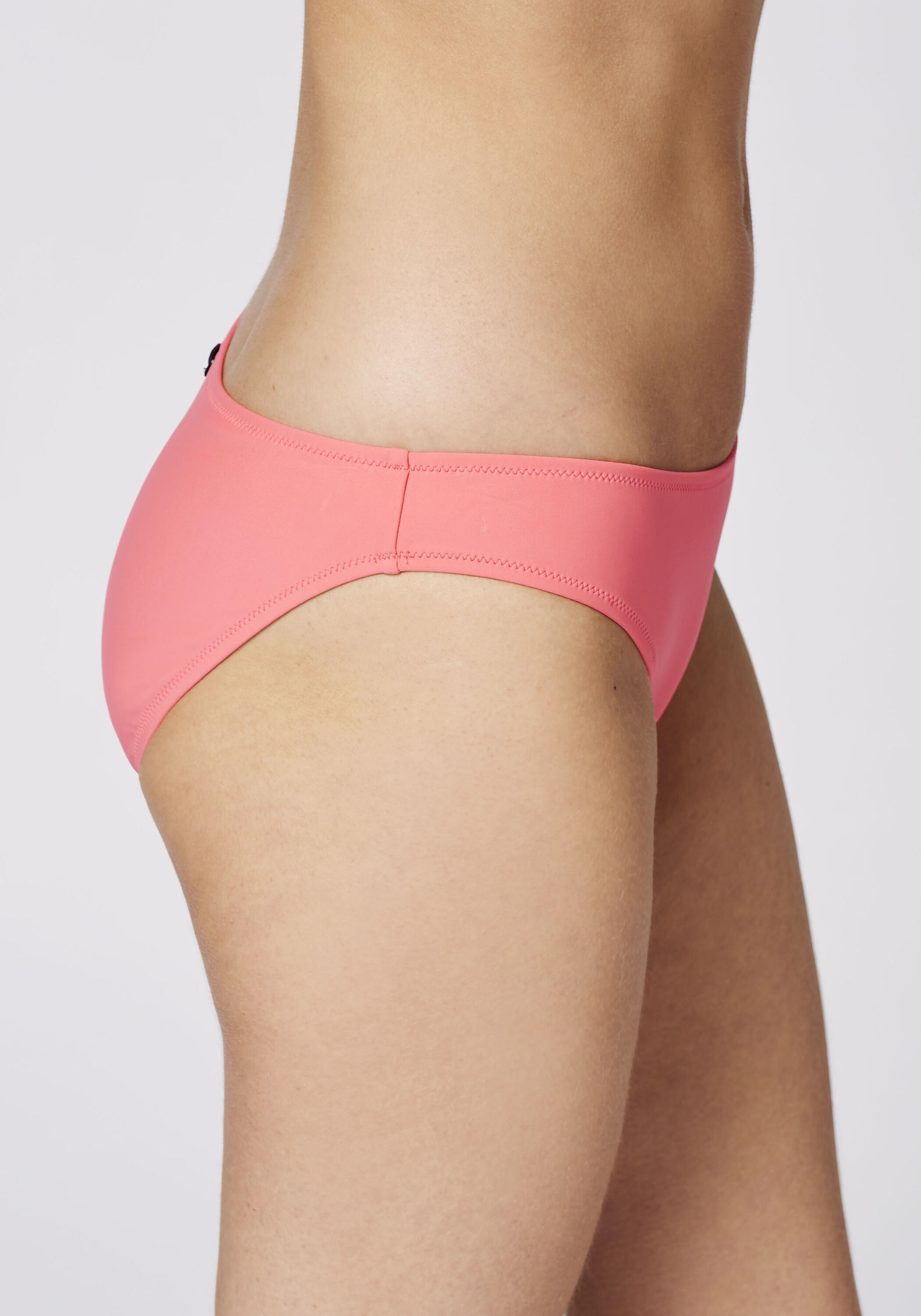 Bikinihose im cleanen Mix-and-Match Look 6/7