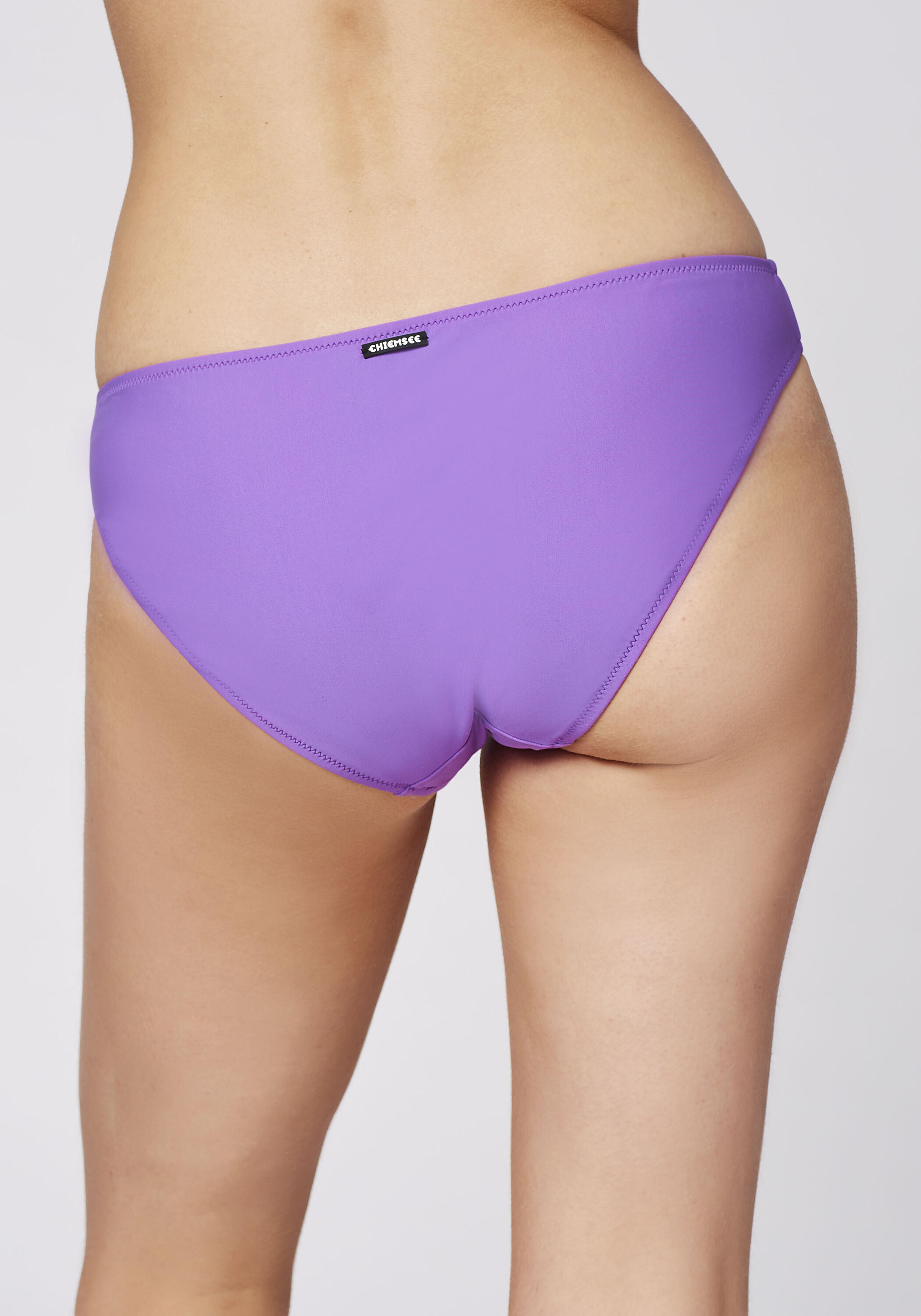 Bikinihose im cleanen Mix-and-Match Look 4/7