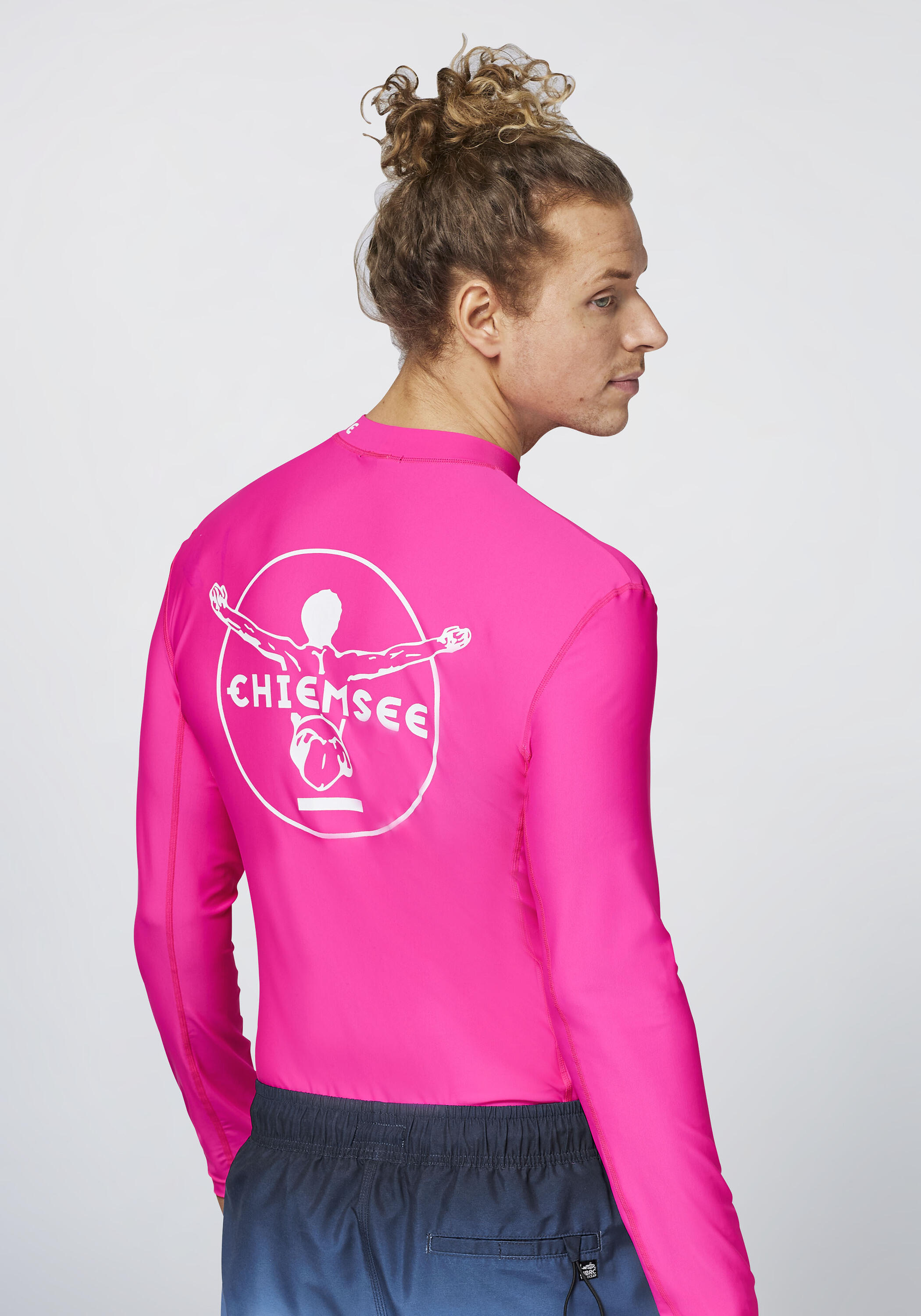 Swim-Shirt im Label-Design 5/6
