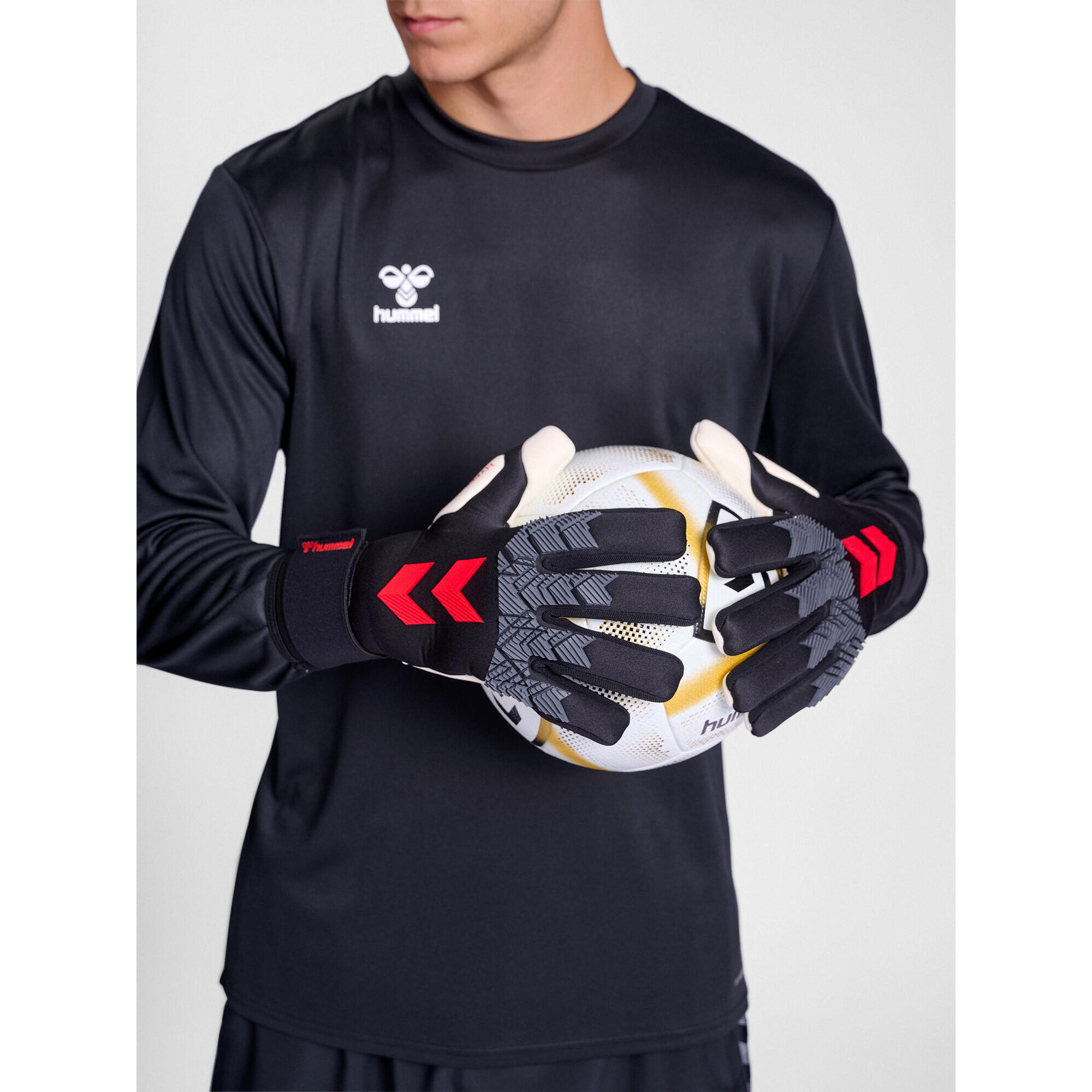 Hyper grip goalkeeper gloves Hummel