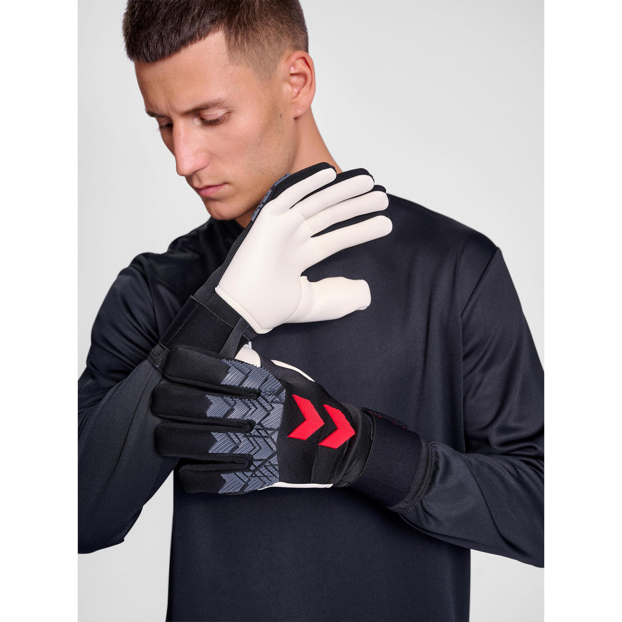 Hyper grip goalkeeper gloves Hummel