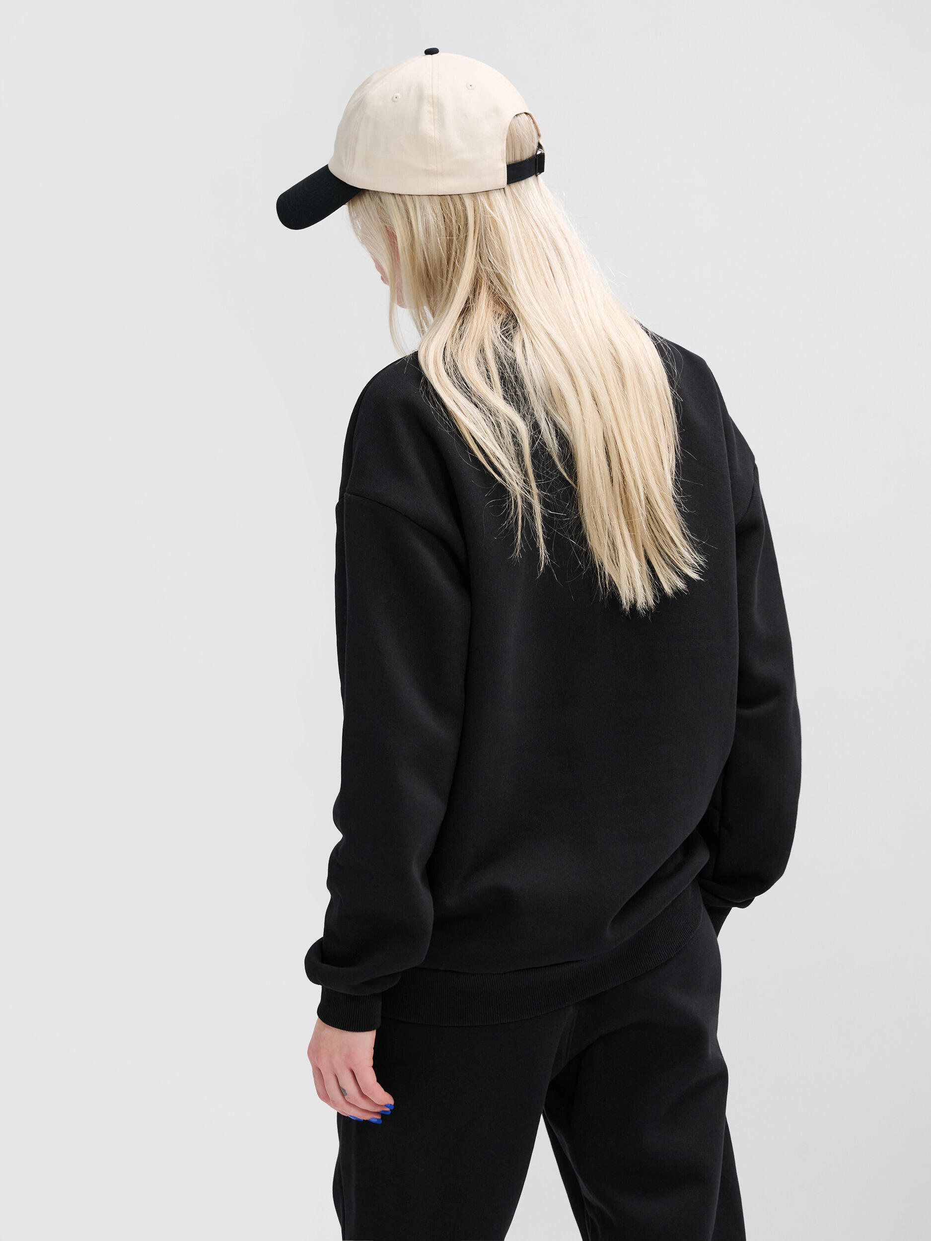 Felpa con scollo rotondo Hummel Loose Bee 5/7