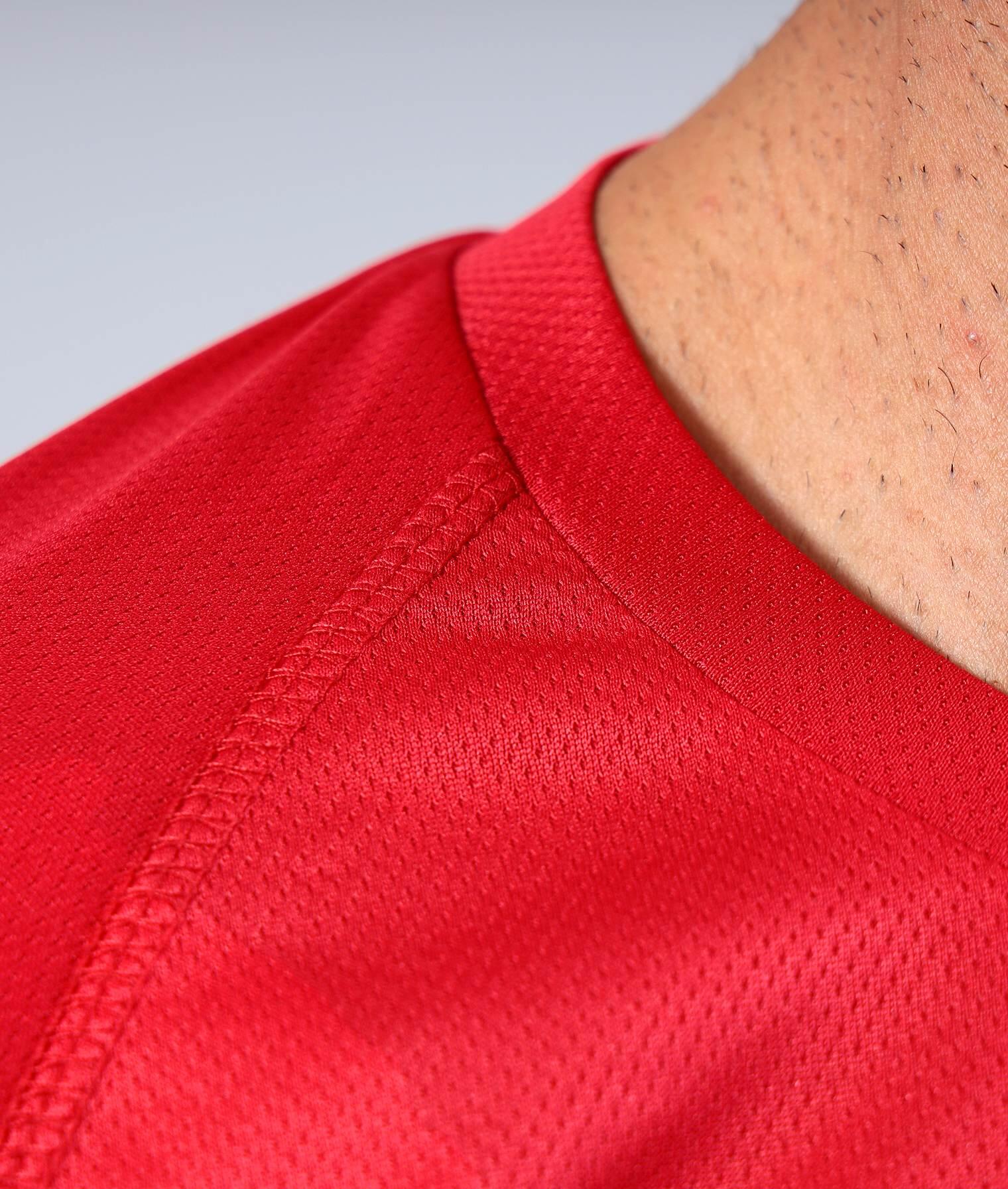 T-shirt desportiva Givova One Microforata vermelho 3/4