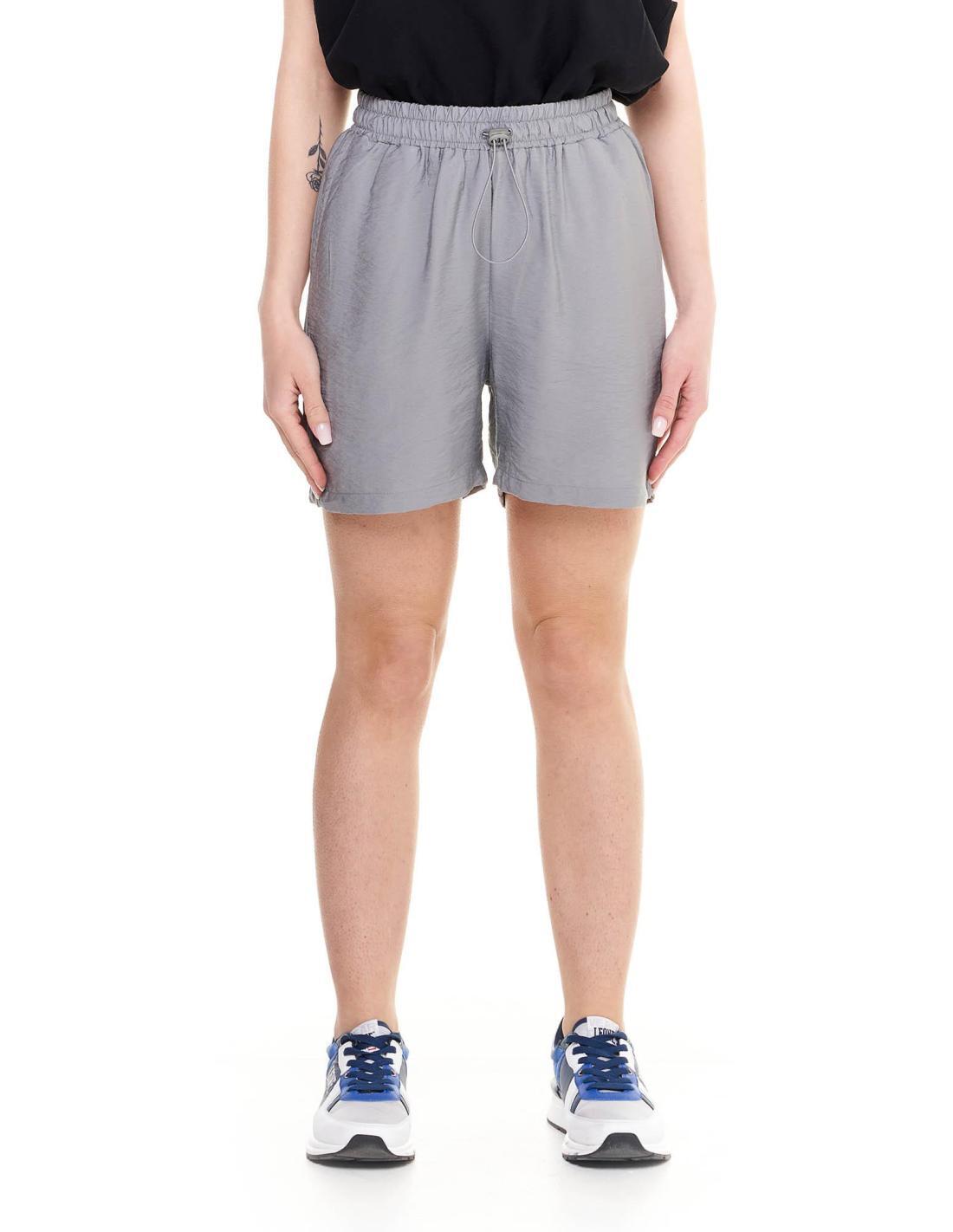 Pantalón corto de satén brillante para mujer 1/6