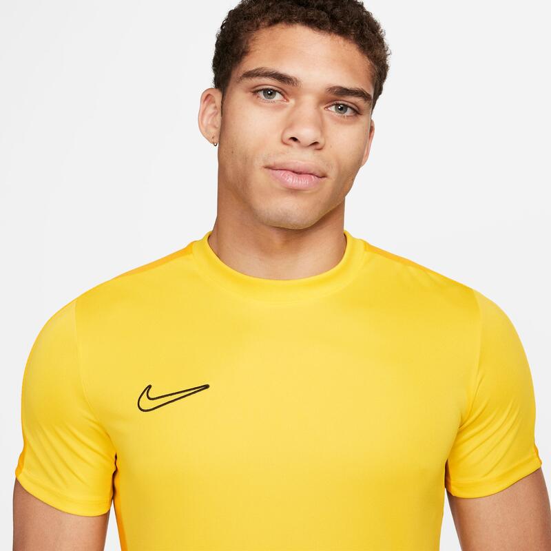 T-shirt tecnica uomo nike giallo