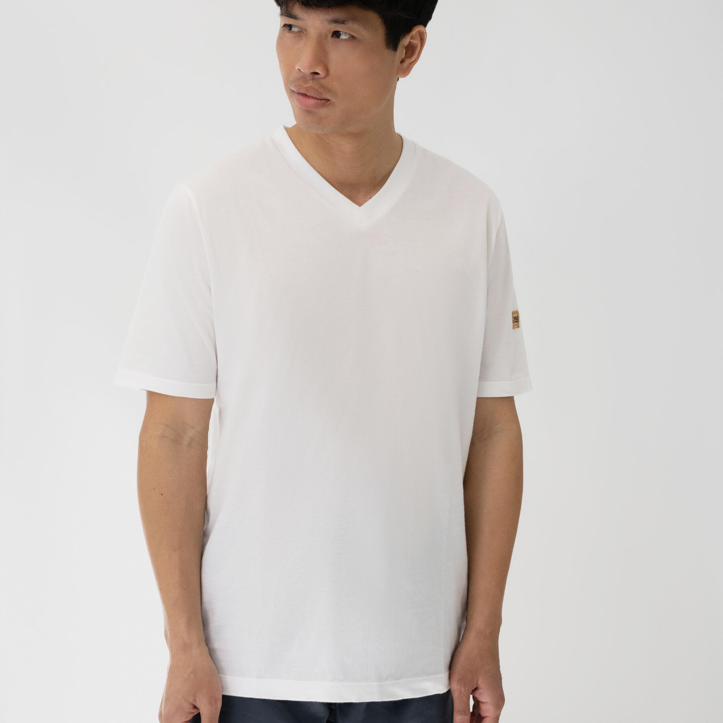 Herren MATS Freizeitshirt mit V-Ausschnitt aus Bio-Baumwolle 2/5