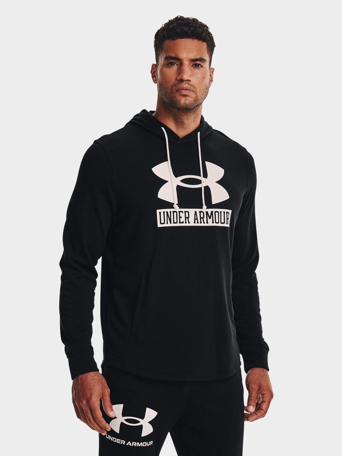 UNDER ARMOUR picture