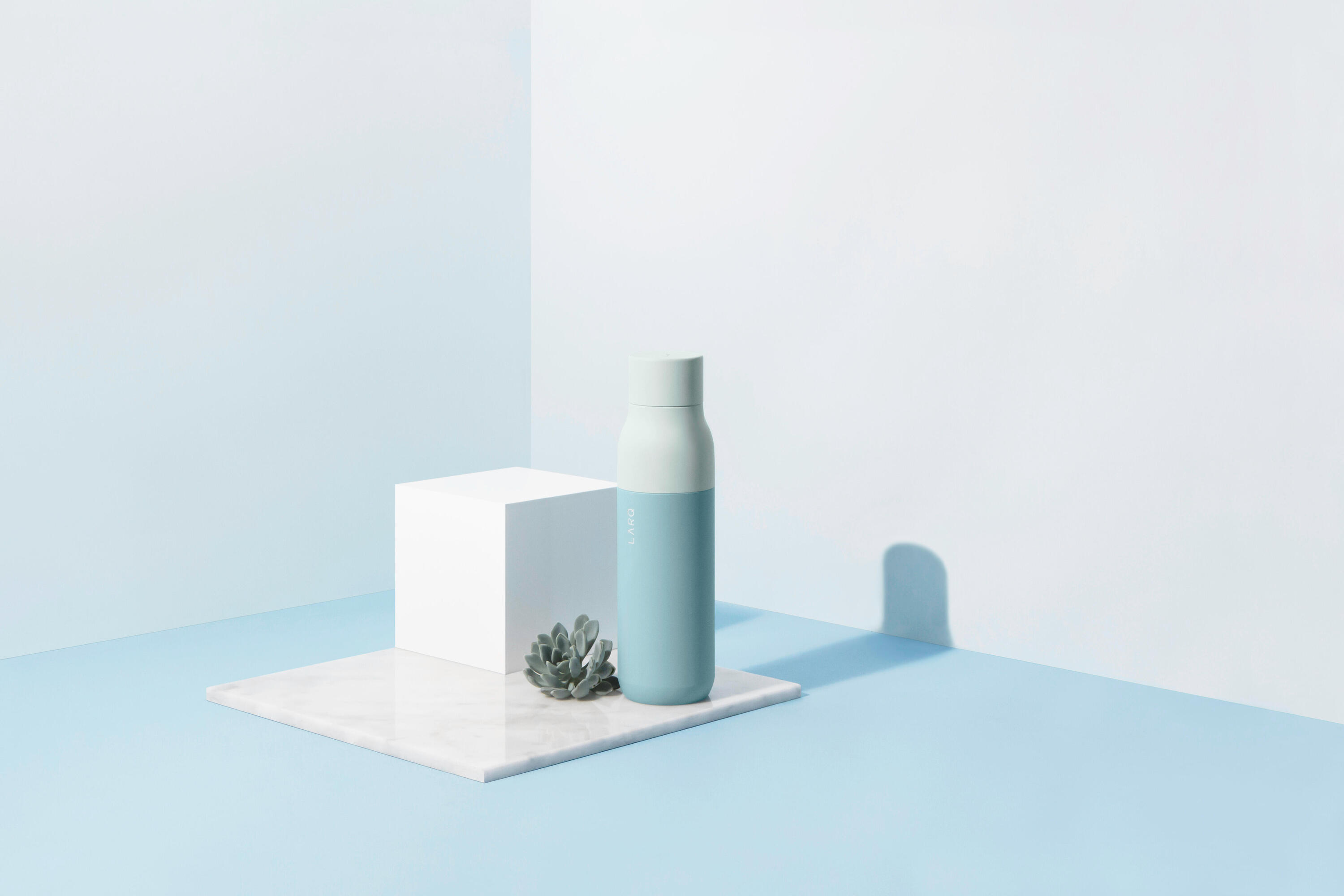 Bouteille LARQ en Vert Menthe de 500ml 5/7