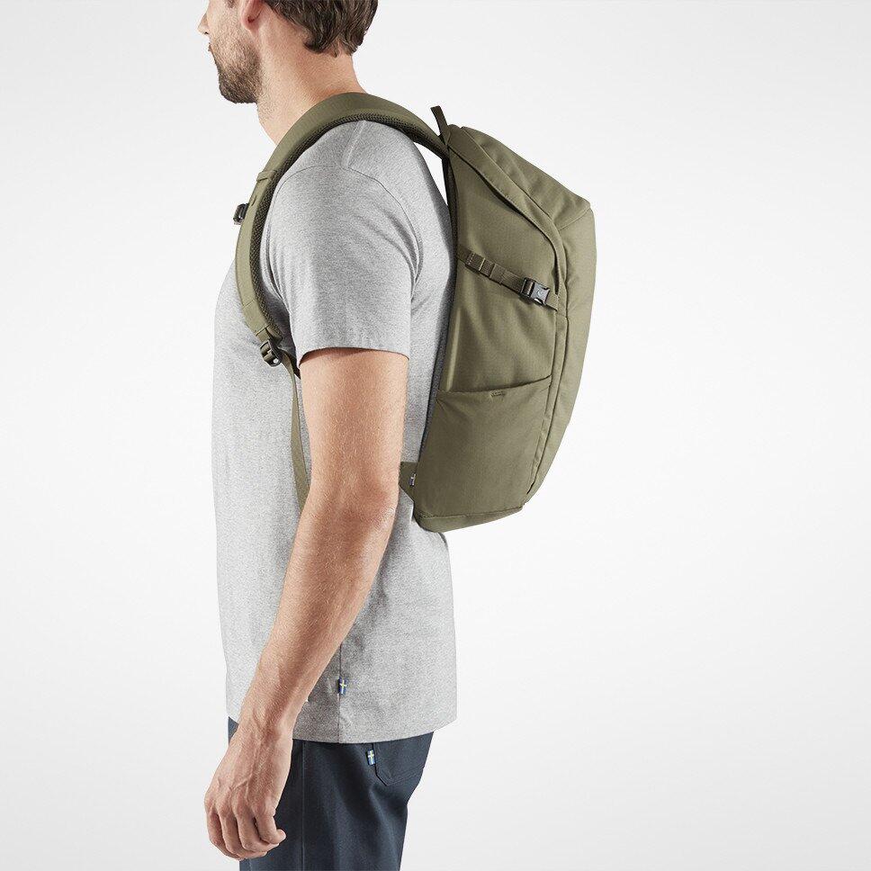 Mochila Negra  Fjallraven Uvlo 23 Black 23L Resistente y Versátil 6/7