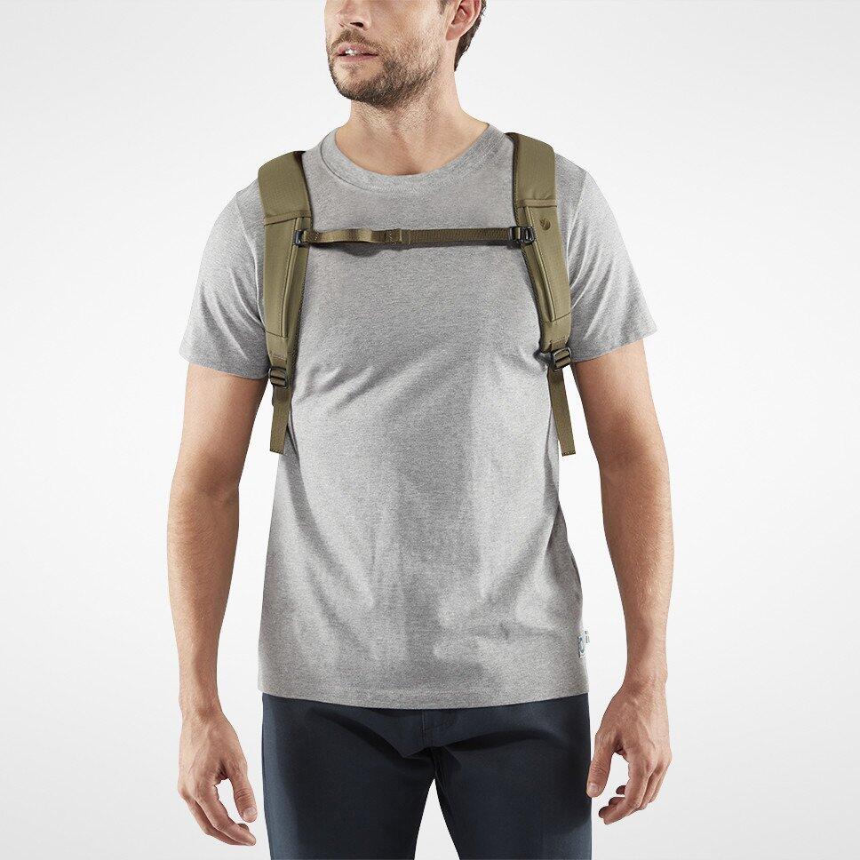 Mochila Negra  Fjallraven Uvlo 23 Black 23L Resistente y Versátil 7/7