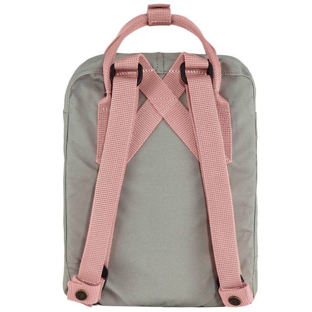 Mochila Gris con Asas Rosas Fjallraven Kanken Fog-Pink 7L Versátil y Resistente 4/5
