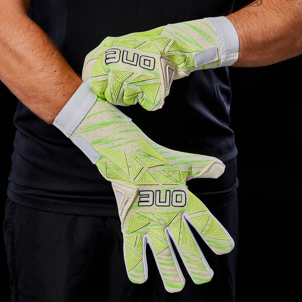 ONE GEO 3.0 MD2 Junior Goalkeeper Gloves 2/4