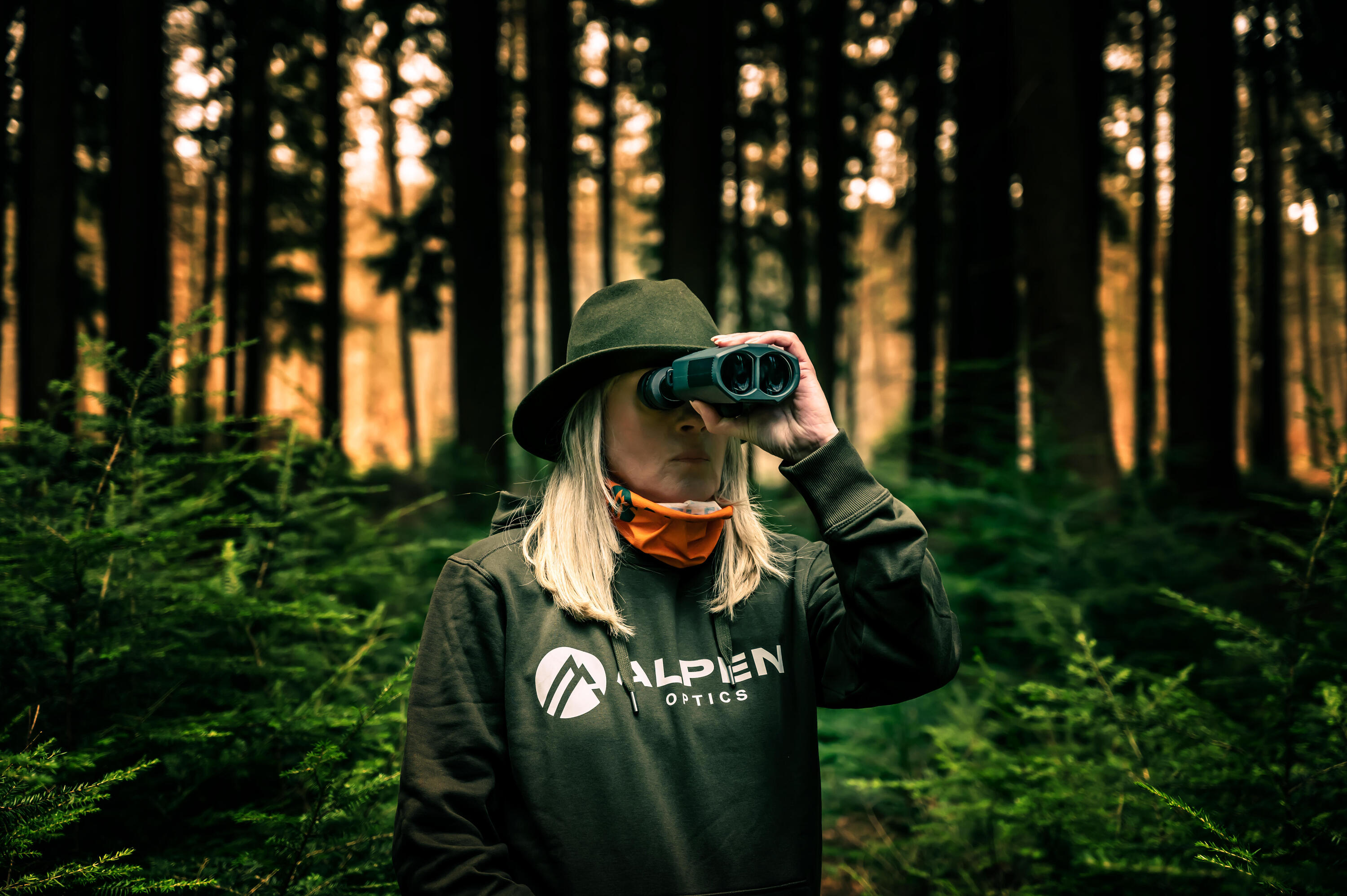 ALPEN Apex Steady 14x42 HD Jumelles avec stabilisateur d'image 4/7