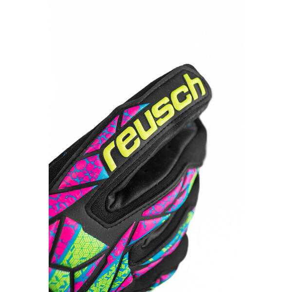 Reusch Attrakt Fusion Strapless AdaptiveFlex Goalkeeper Gloves 6/7
