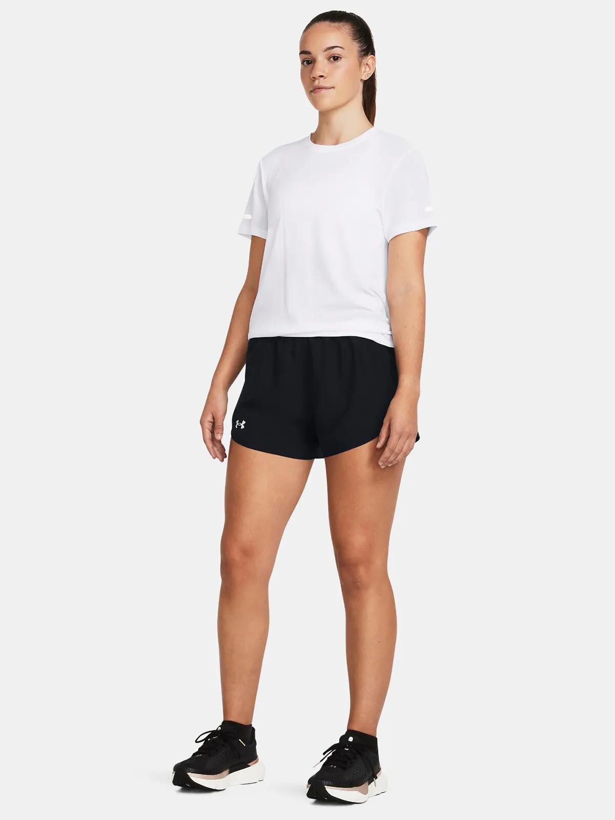 Short Under armour modèle 1382438-001 pour femmes 5/7