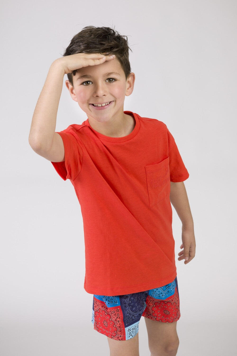 Camiseta vermelha infantil com 3/5